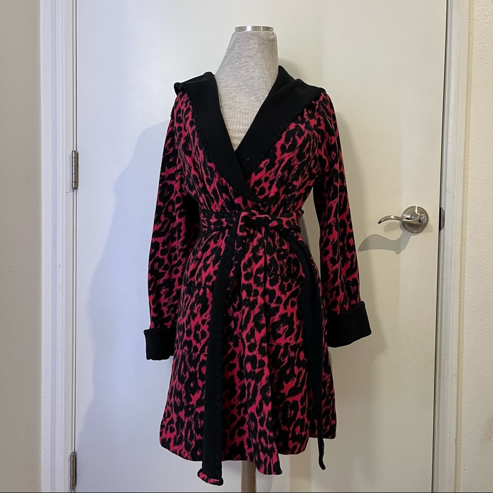 Betsey Johnson Intimates Pink and Black Leopard Print Hooded Robe Size Medium